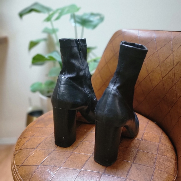 Vince Calista Leather sock boot Chelsea heel Booties 9M ret $450 - Picture 5 of 6